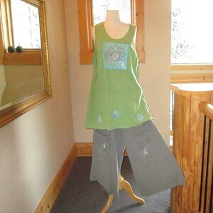 Blue Fish Green Sleeveless Tunic Tank Top and Gray Wide Leg Pocketed Crop Pants